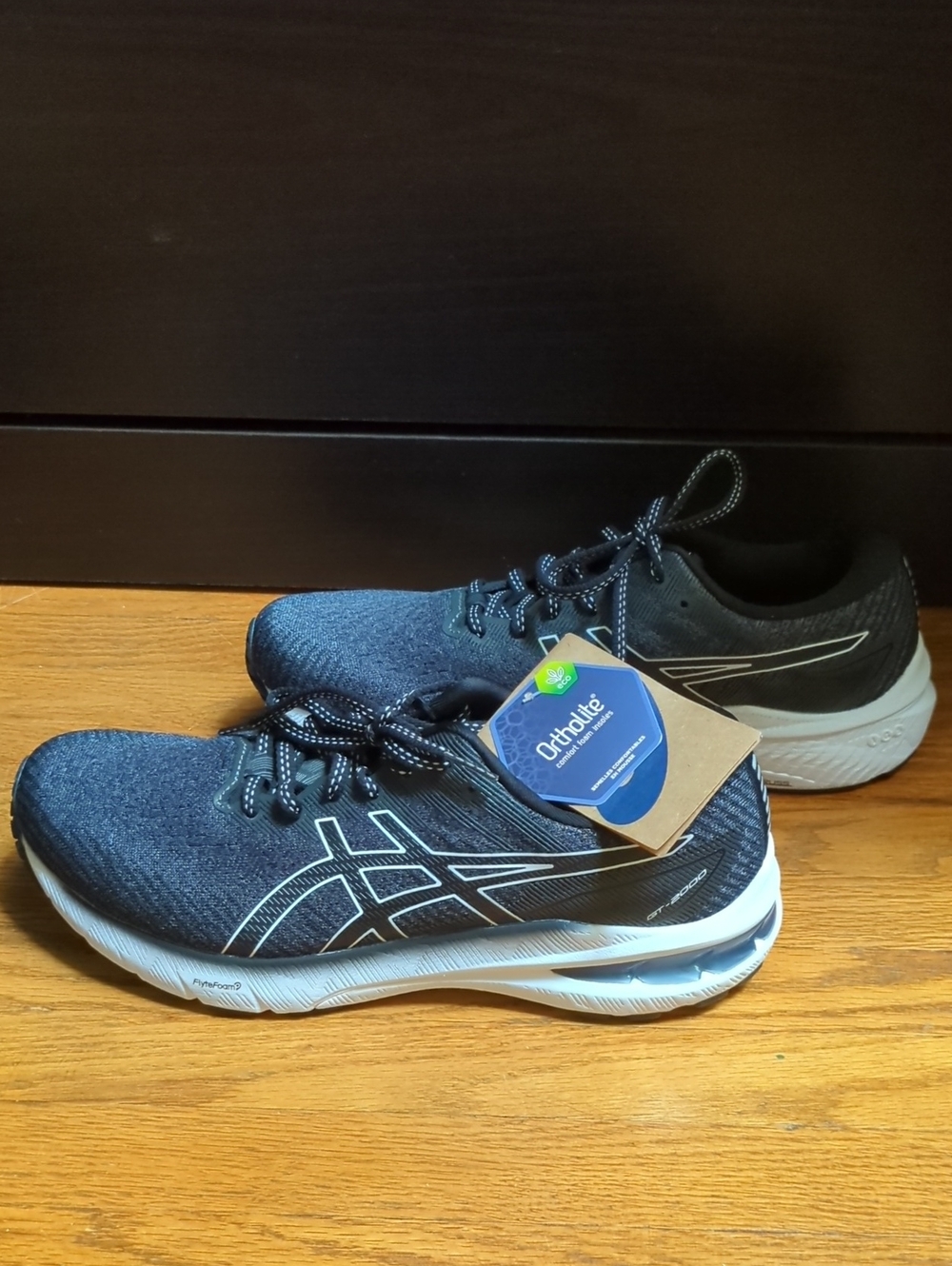 NWT Asics GT-2000 10 Running Shoes